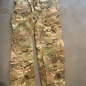 Army Multicam OCP, Medium Regular pants, very lightly worn. Flame resistant